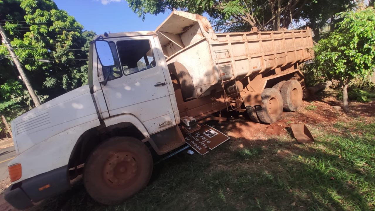 Foto 2 de 5 — ​Motorista morre atropelado pelo próprio caminhão no Jardim Santa Lúcia, em Araraquara